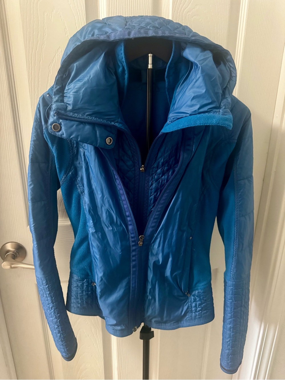lululemon athletica Blue Hooded Puffer Jacket - Picture 3 of 3